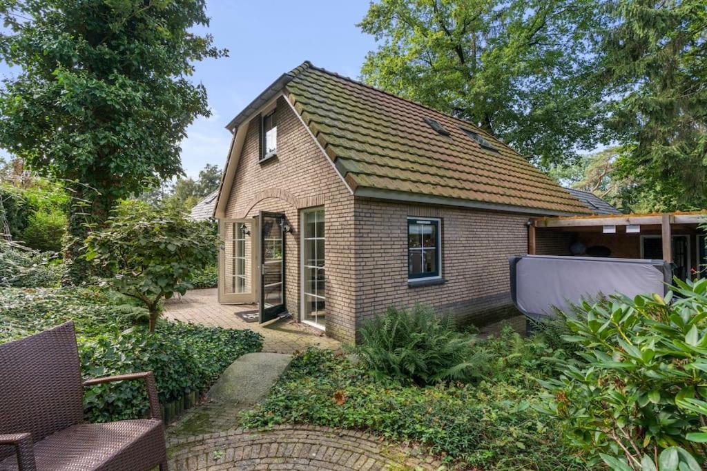 Luxe Vakantiehuis In Het Bos Met Jacuzzi En Sauna Lunteren Exteriör bild