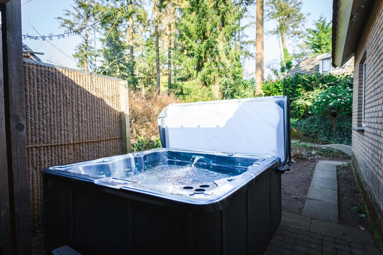 Luxe Vakantiehuis In Het Bos Met Jacuzzi En Sauna Lunteren Exteriör bild