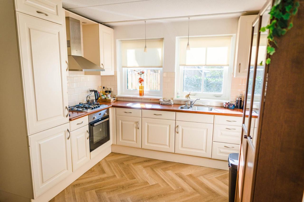 Luxe Vakantiehuis In Het Bos Met Jacuzzi En Sauna Lunteren Exteriör bild